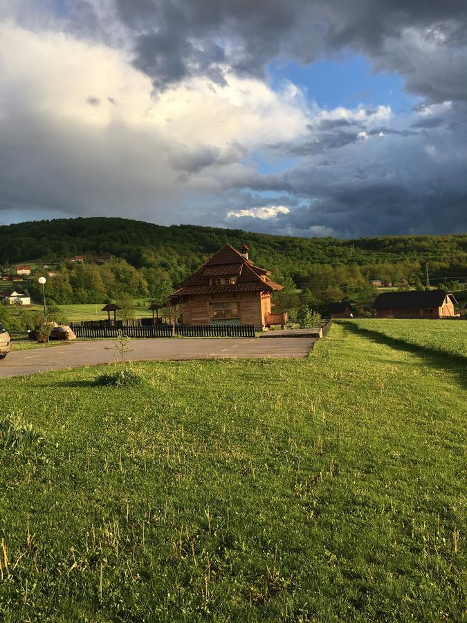 Nacionalna Kuca Bajo Mackat Exterior foto