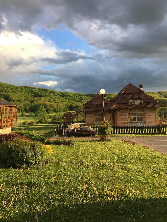 Nacionalna Kuca Bajo Mackat Exterior foto