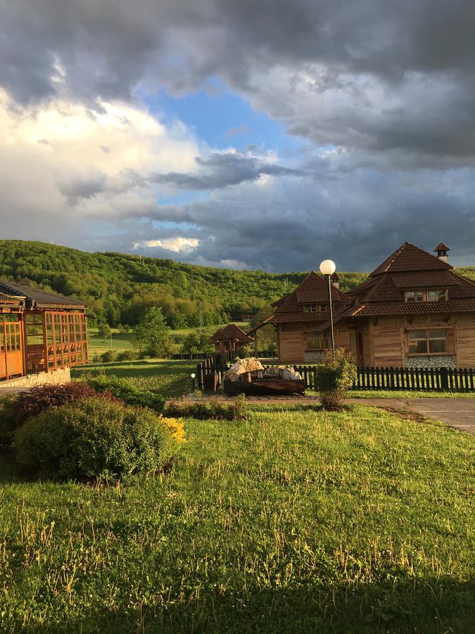 Nacionalna Kuca Bajo Mackat Exterior foto